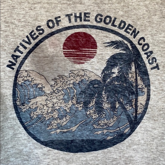 Brandy Melville Natives of the Gold-Coast Shirt - Picture 3 of 5